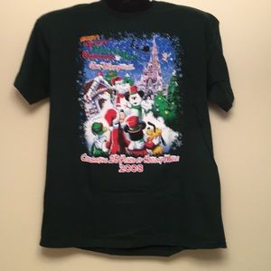 Disney Mickey 2008 Christmas Tee Shirt XL